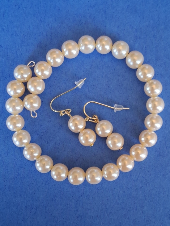 Handmade Jewelry - Classic Cream Faux Pearl Bracelet and Drop Earrings Set - Handmade